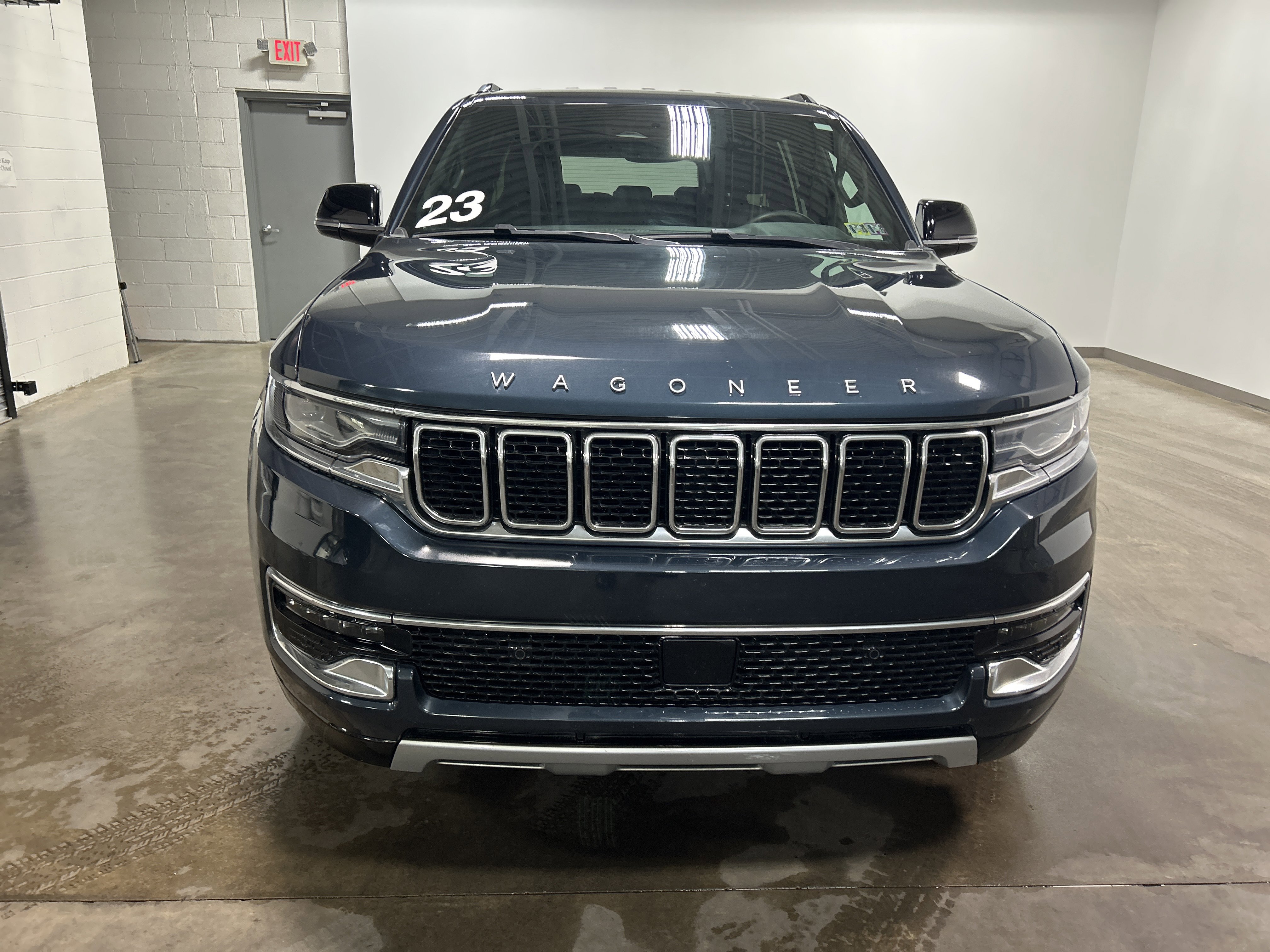 Used 2023 Jeep Wagoneer L Series II image 39