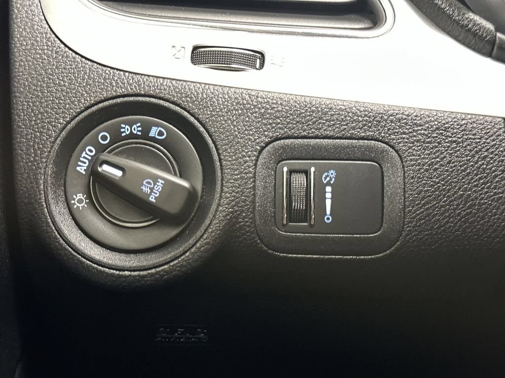Used 2018 Dodge Journey SXT w/ Connectivity Group FWD image 41