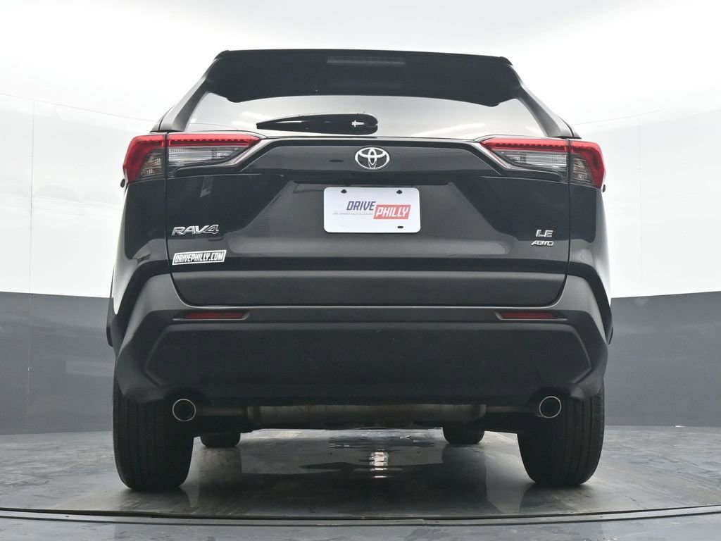 Used 2022 Toyota RAV4 LE image 29