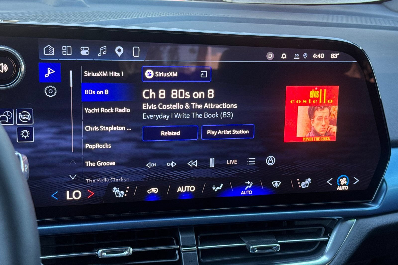 Used 2026 Chevrolet Equinox EV LT FWD image 25