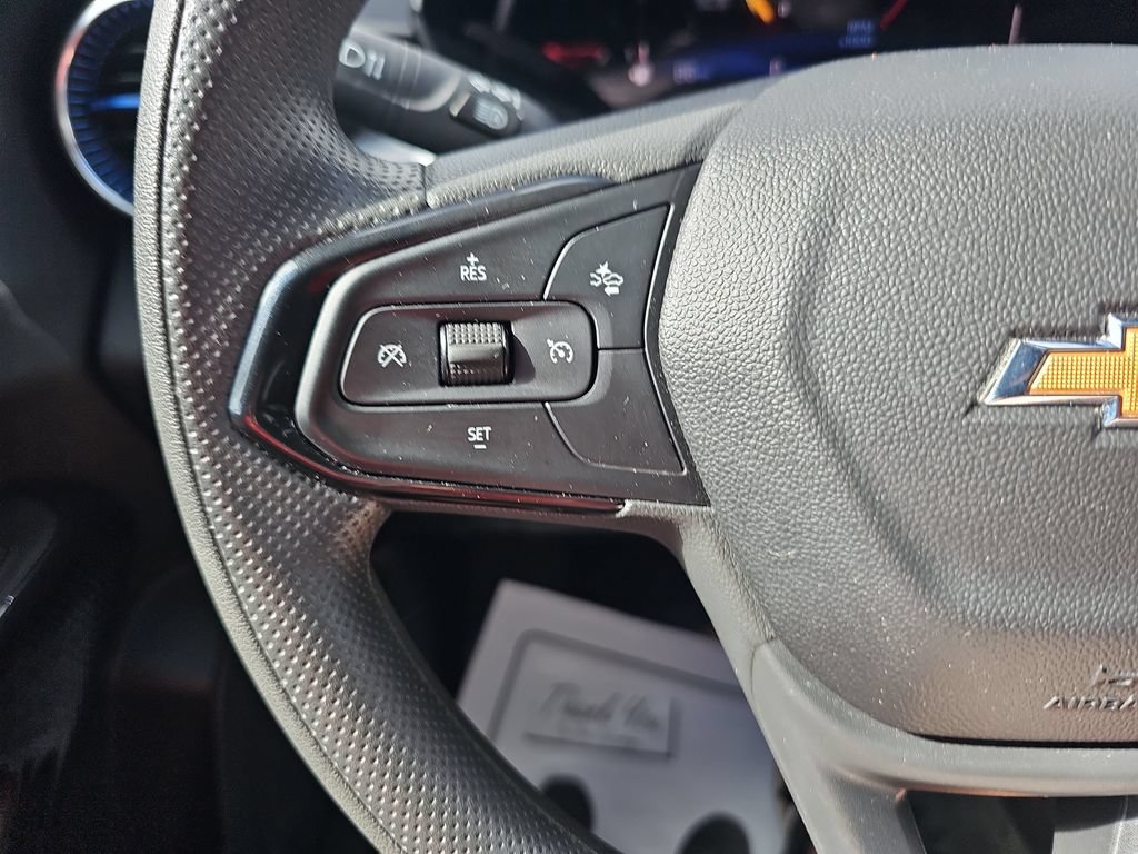 Used 2025 Chevrolet Trax LT FWD image 17
