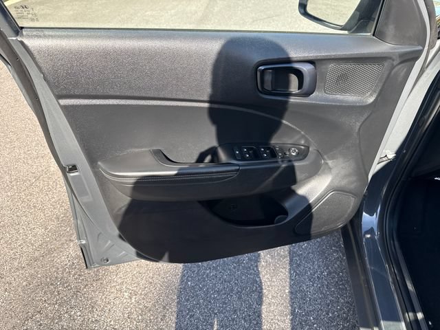 Used 2025 Hyundai Venue Limited FWD image 10