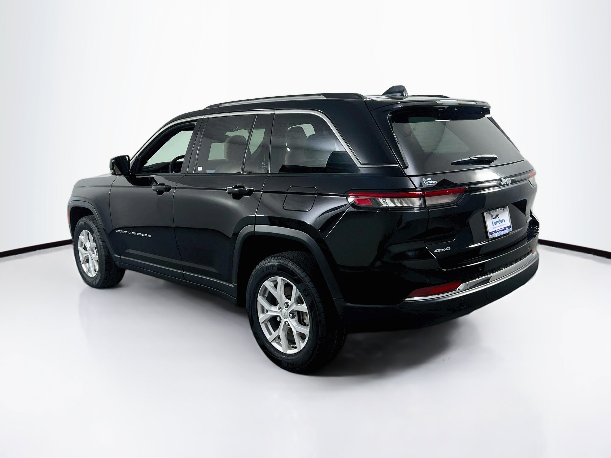 Used 2023 Jeep Grand Cherokee Limited AWD/4WD image 7
