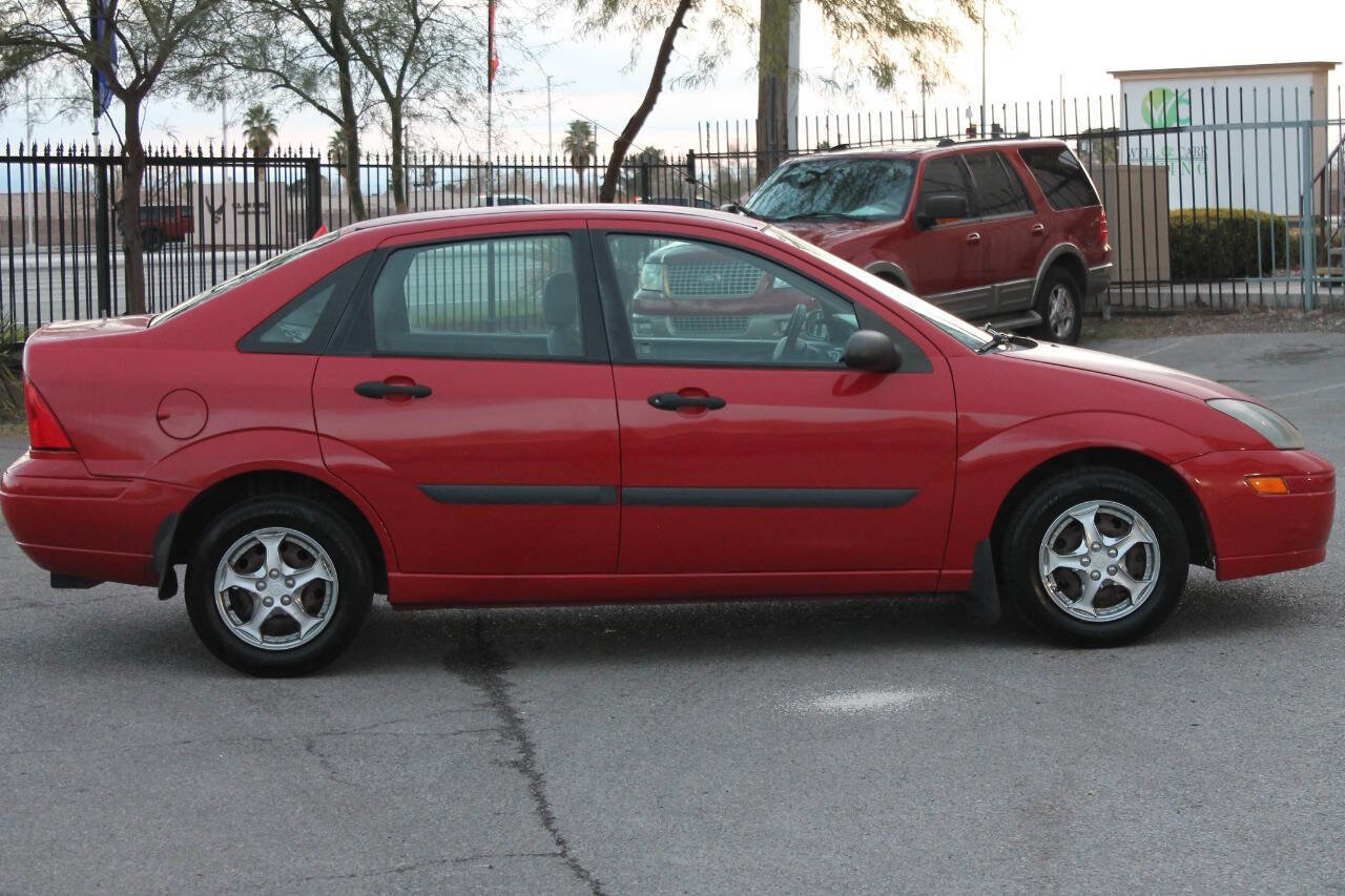 Used 2004 Ford Focus LX FWD image 9
