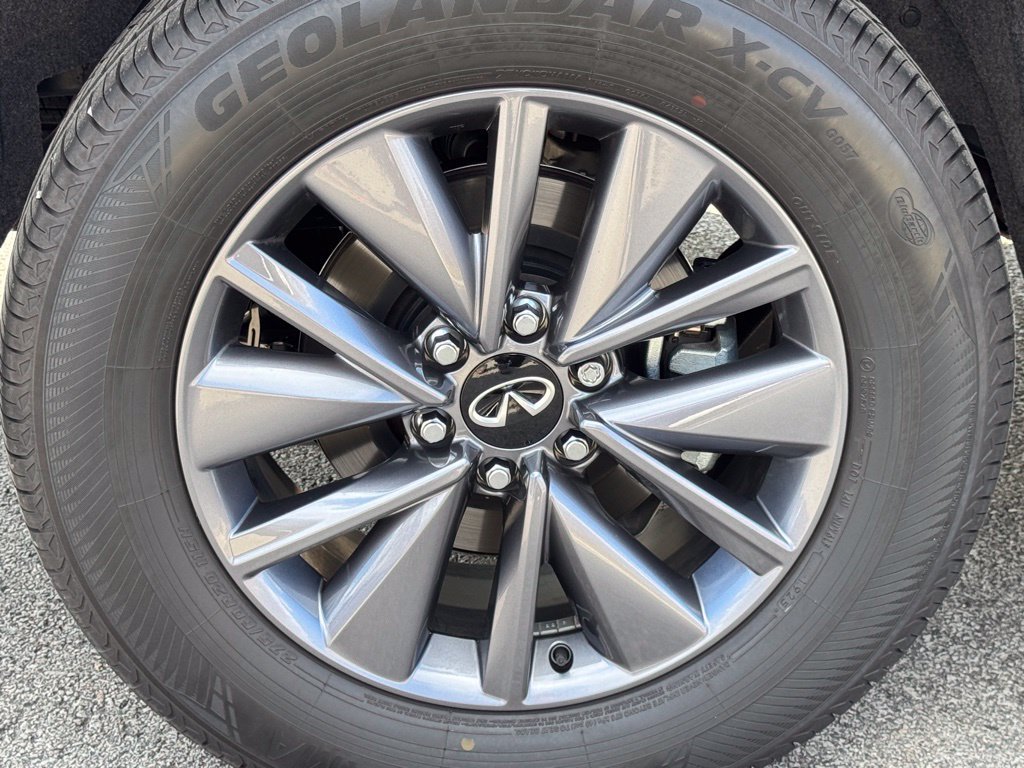 Certified 2026 INFINITI QX80 Pure AWD/4WD image 9