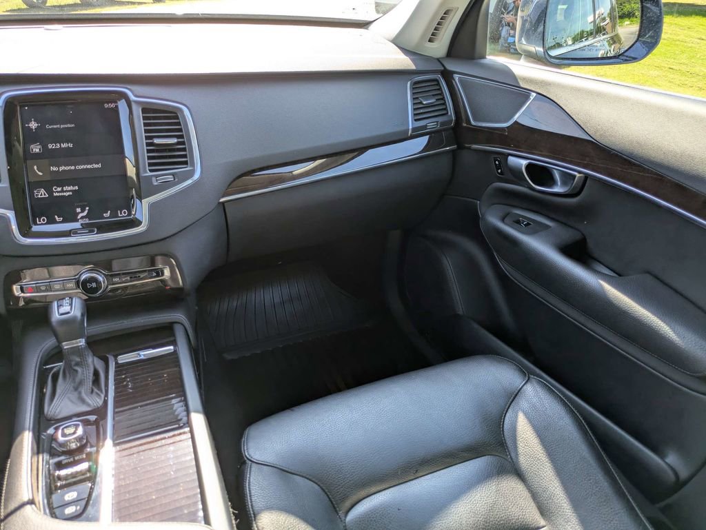 Used 2019 Volvo XC90 T6 Momentum w/ Protection Package Premier AWD/4WD image 19