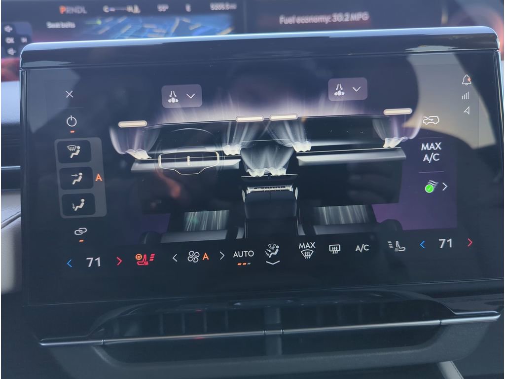 Used 2025 Lincoln Nautilus Reserve image 27