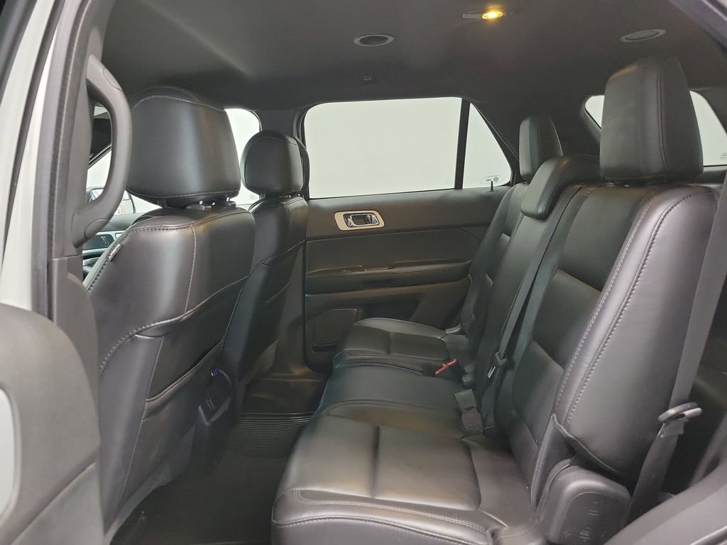 Used 2014 Ford Explorer XLT w/ Equipment Group 202A image 24