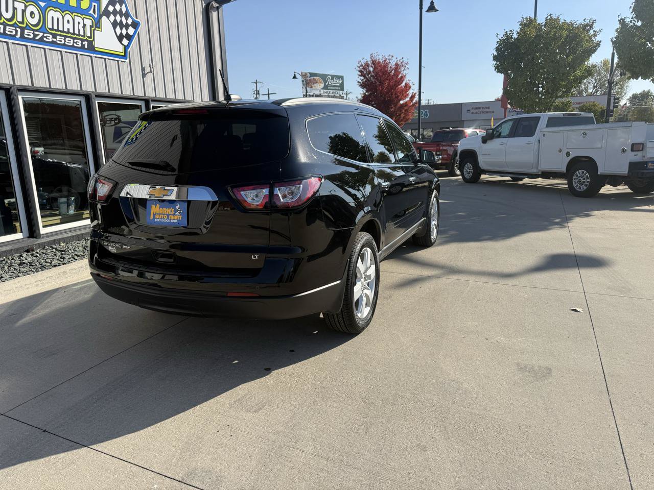 Used 2017 Chevrolet Traverse LT w/ Style and Technology Package AWD/4WD image 6