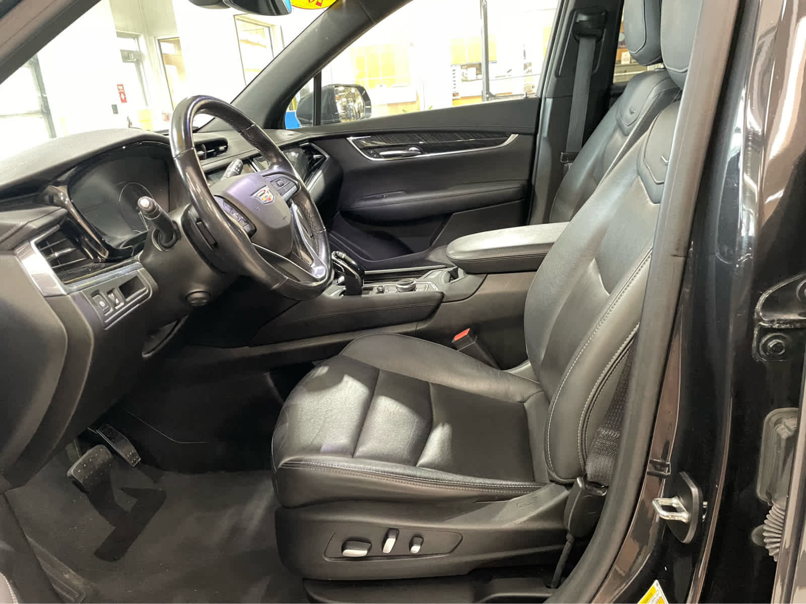 Used 2020 Cadillac XT6 Premium Luxury image 16