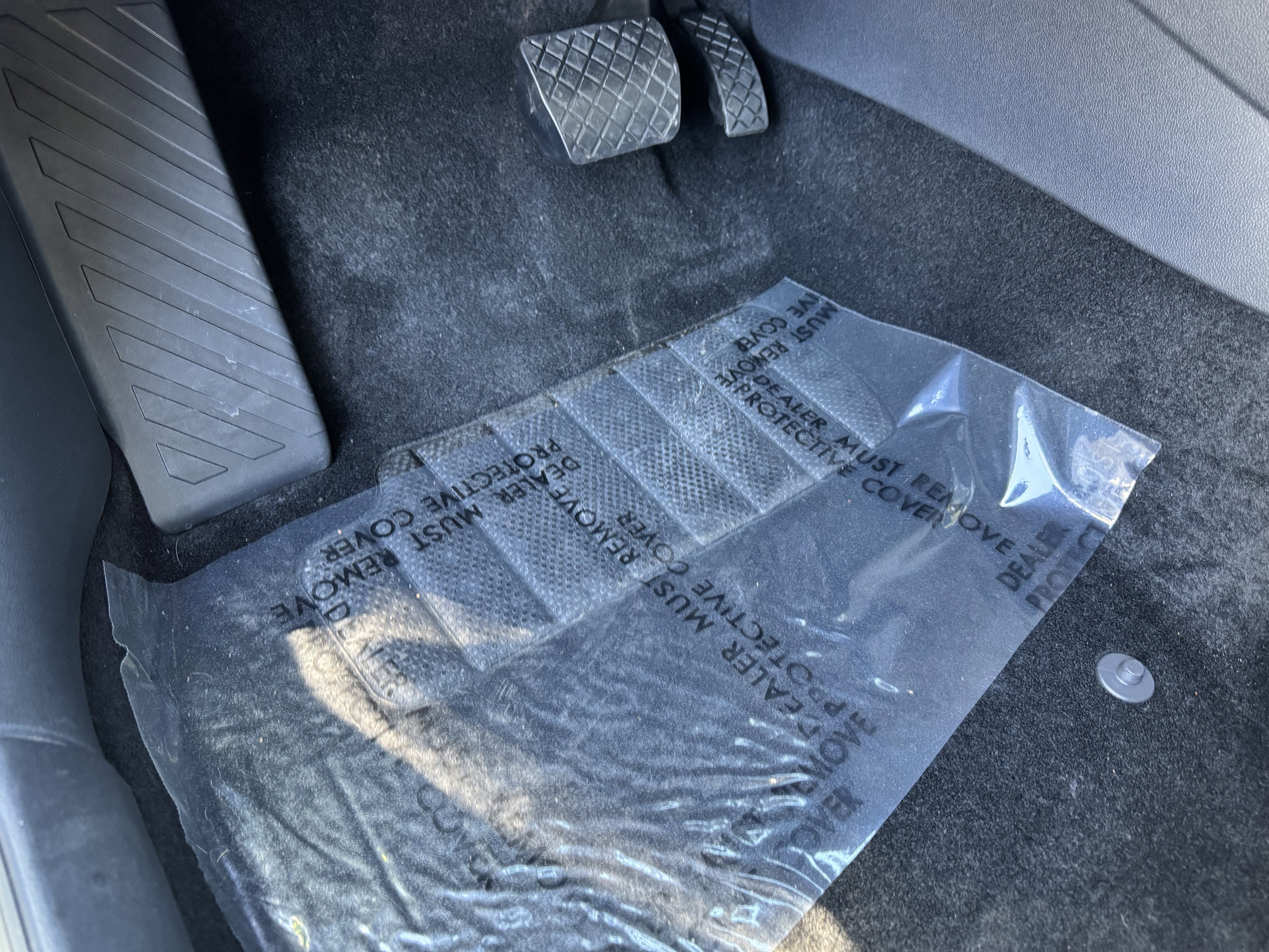 Certified 2025 Volkswagen Taos SE image 19