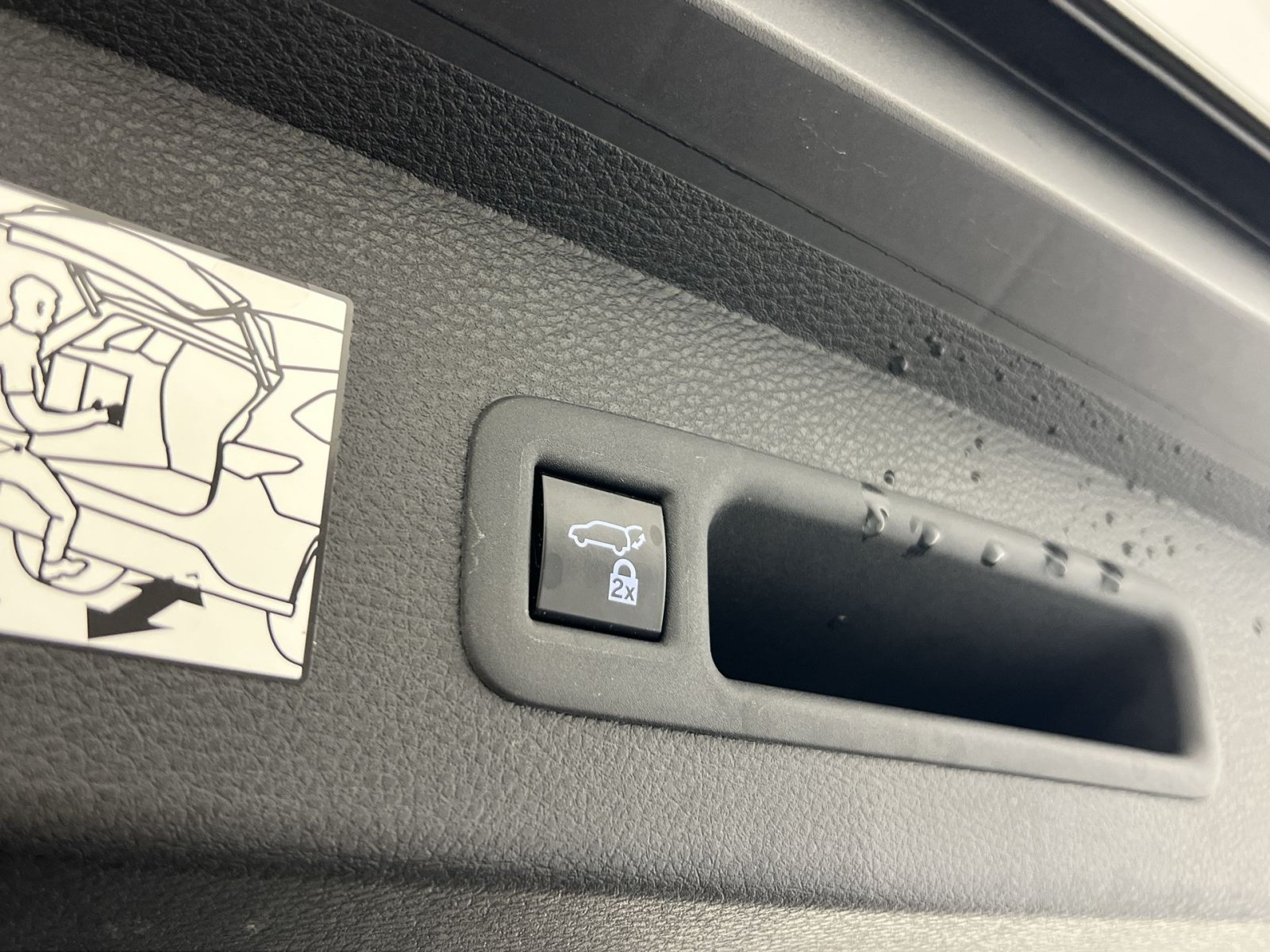 Used 2023 Toyota Sienna XLE AWD/4WD image 28