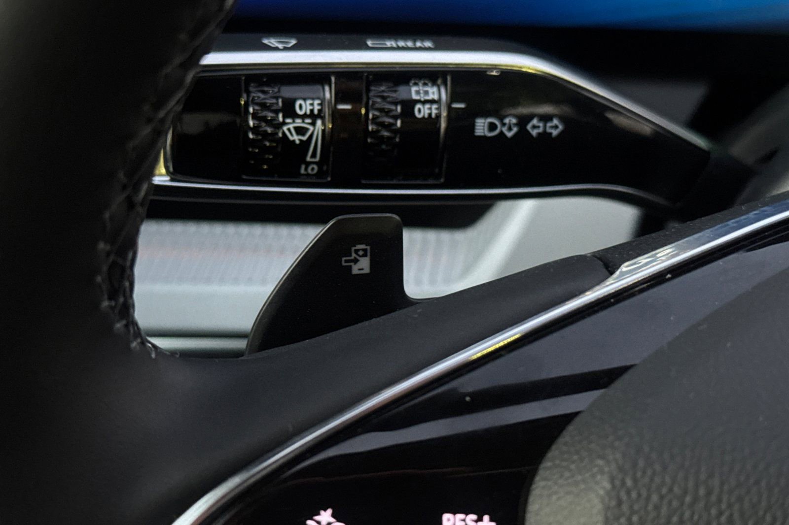 Certified 2025 Cadillac Optiq Luxury 1 image 32