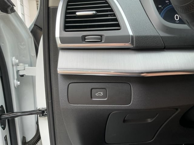 Certified 2025 Volvo XC90 B5 Core AWD/4WD image 22