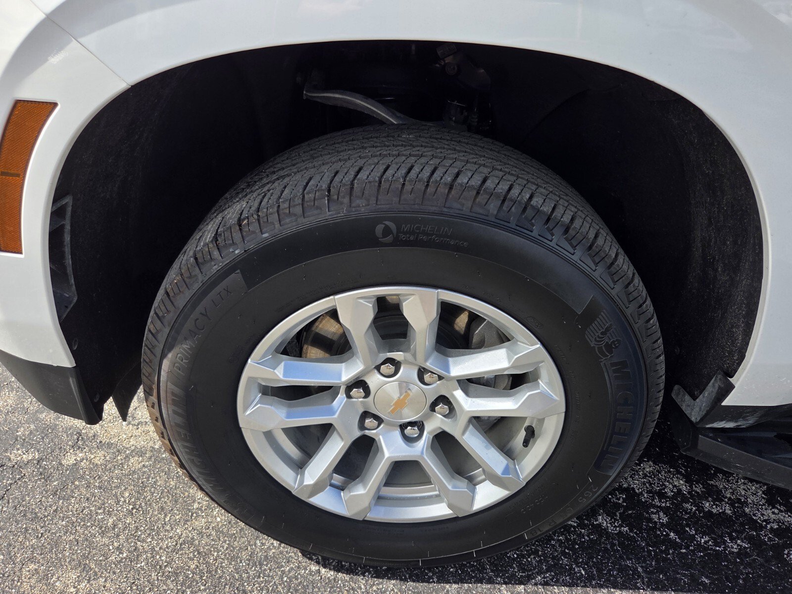 Certified 2025 Chevrolet Suburban LS RWD image 19