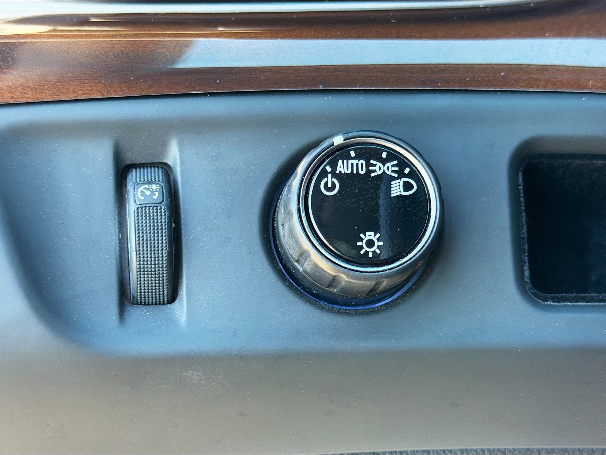 Used 2020 Cadillac Escalade Luxury image 33