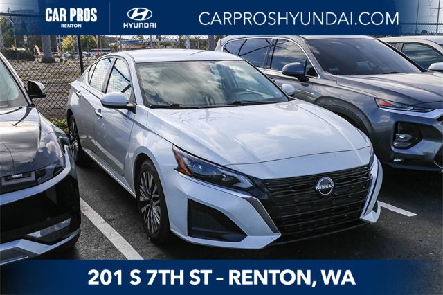 Used 2023 Nissan Altima 2.5 SV