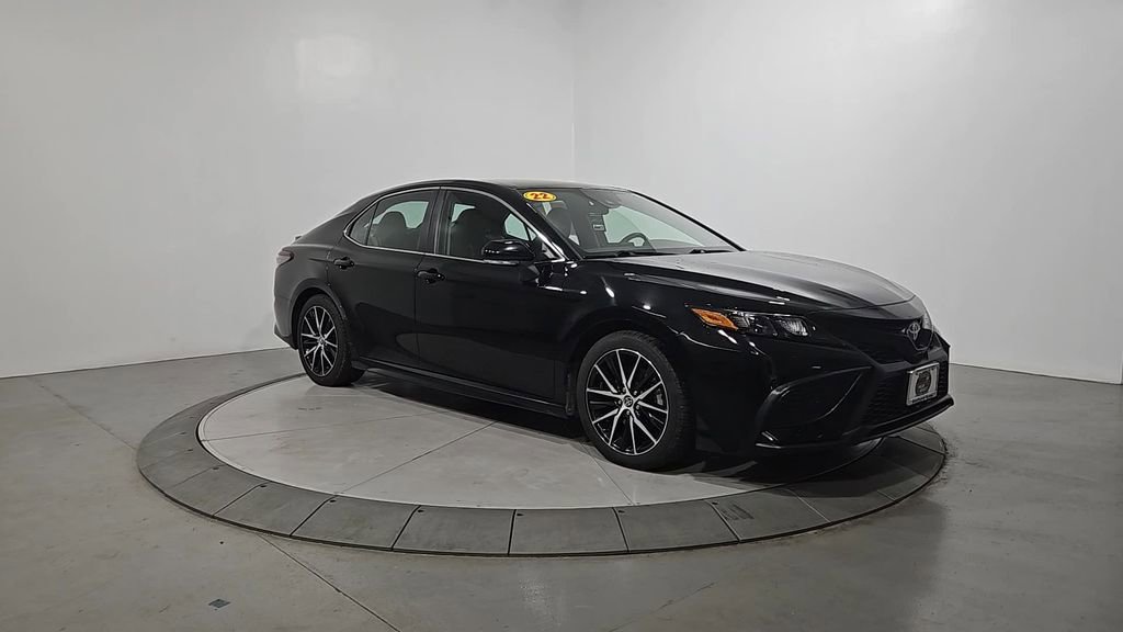 Used 2022 Toyota Camry SE FWD image 8