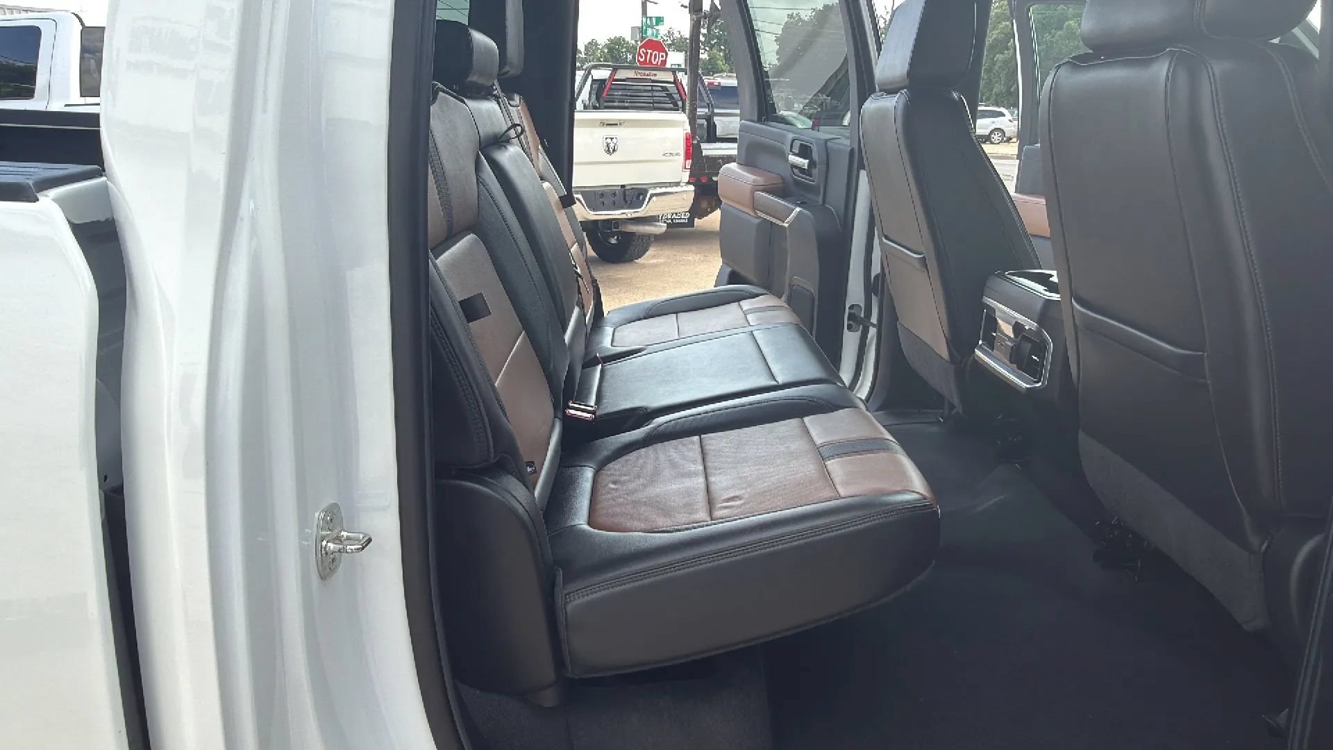 Used 2022 Chevrolet Silverado 2500 High Country AWD/4WD image 13