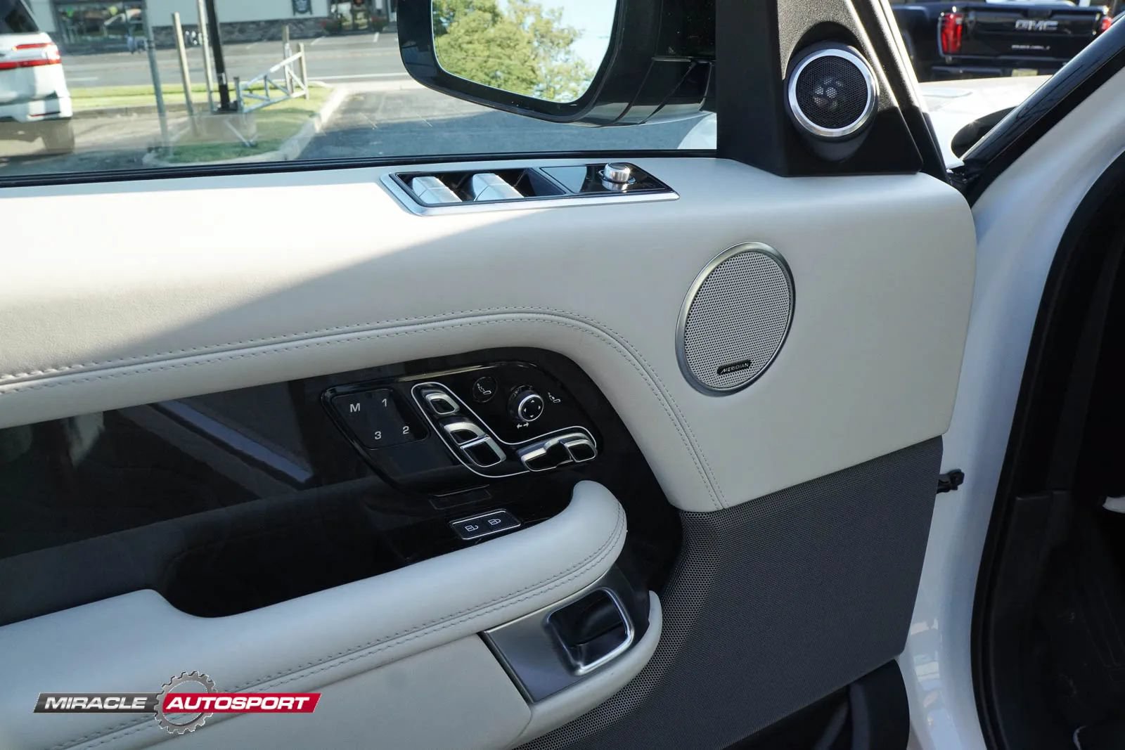 Used 2021 Land Rover Range Rover Autobiography AWD/4WD image 16