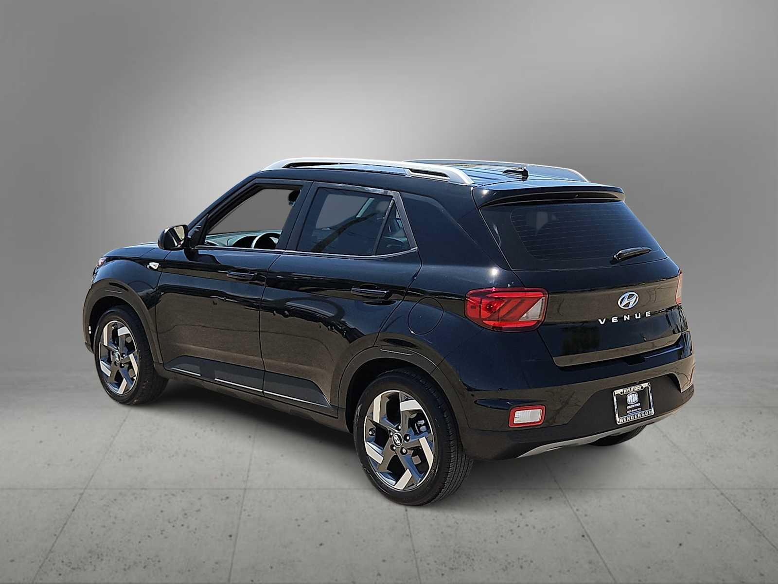 Certified 2024 Hyundai Venue SEL FWD image 6