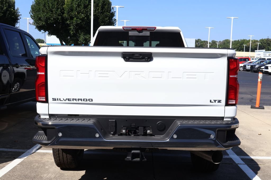 New 2026 Chevrolet Silverado 3500 LTZ w/ LTZ Premium Package AWD/4WD image 5
