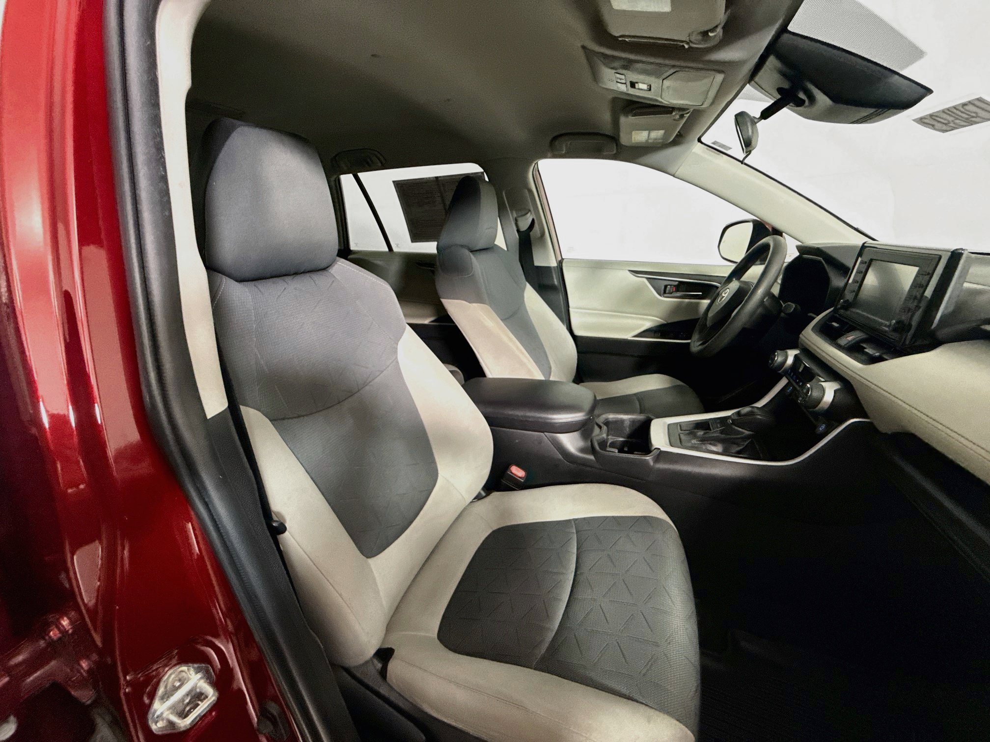Used 2022 Toyota RAV4 XLE FWD image 25