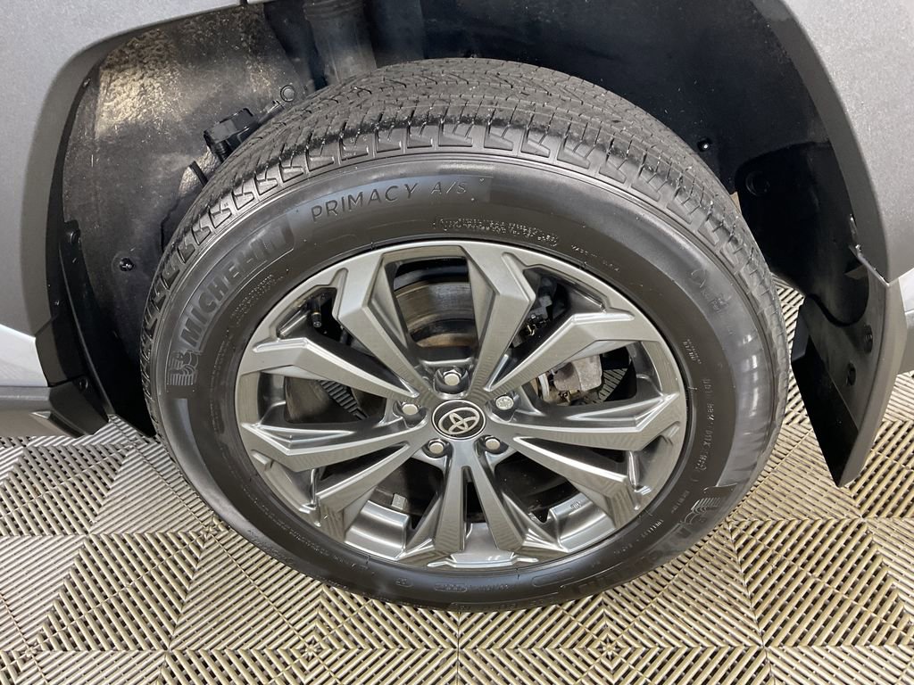 Certified 2022 Toyota RAV4 Limited image 6