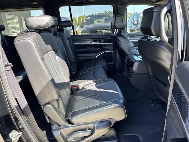 Used 2024 Jeep Wagoneer Series II w/ Flexible Seating Group image 13