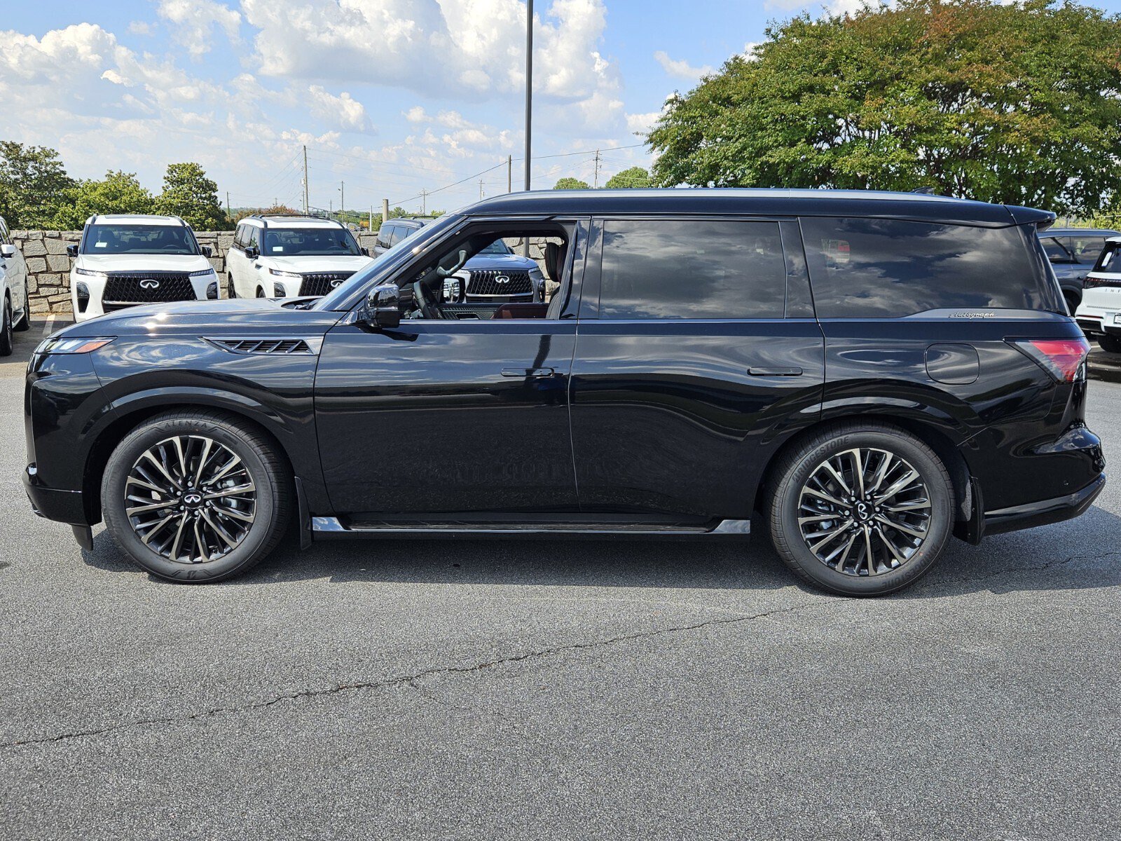 New 2027 INFINITI QX80 Autograph w/ Premium Cargo Package AWD/4WD image 9