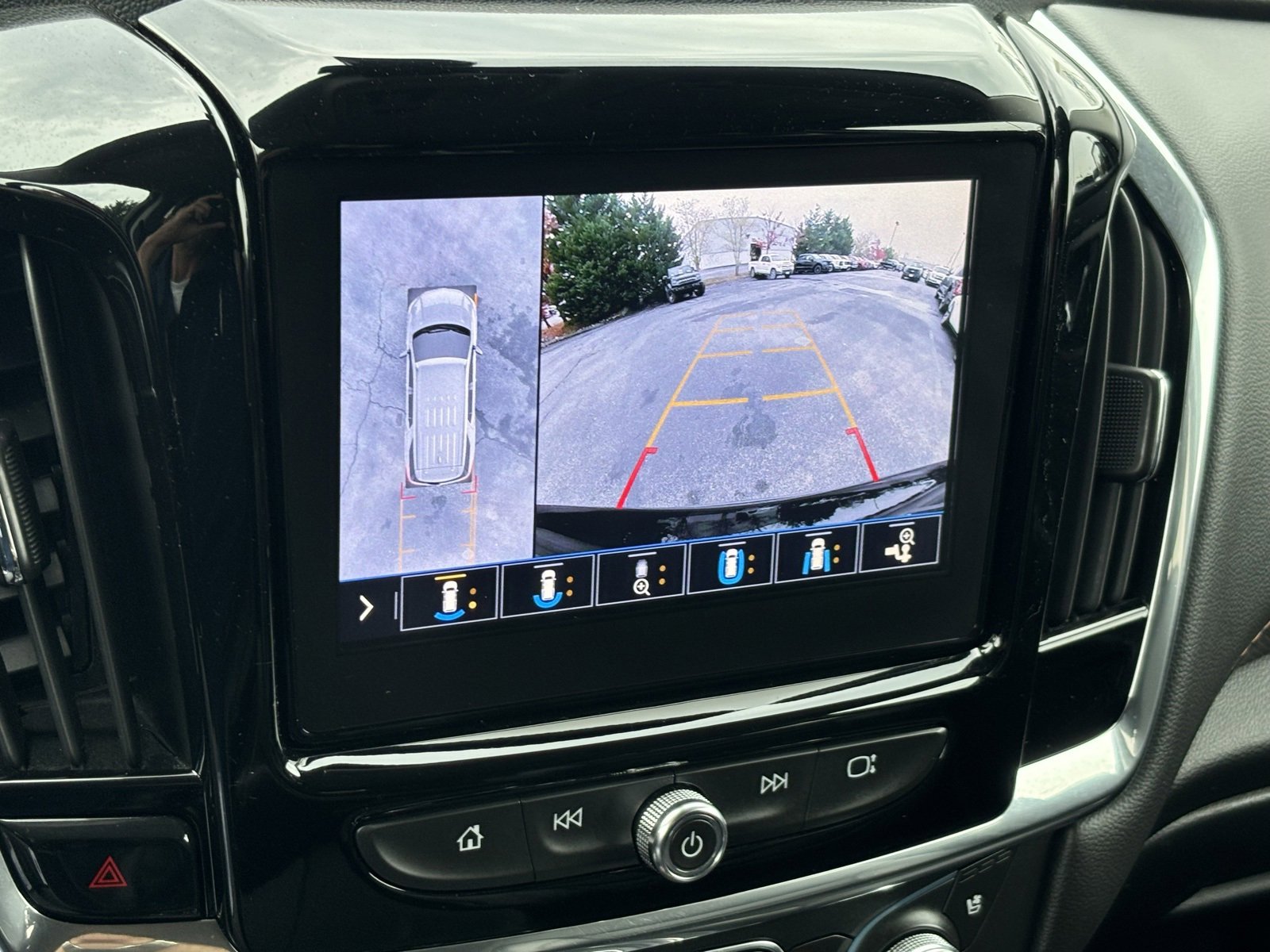 Used 2020 Chevrolet Traverse Premier w/ LPO, Floor Liner Package image 7