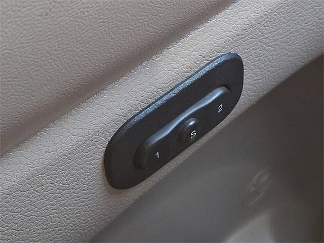 Used 2017 Jeep Grand Cherokee Limited image 29