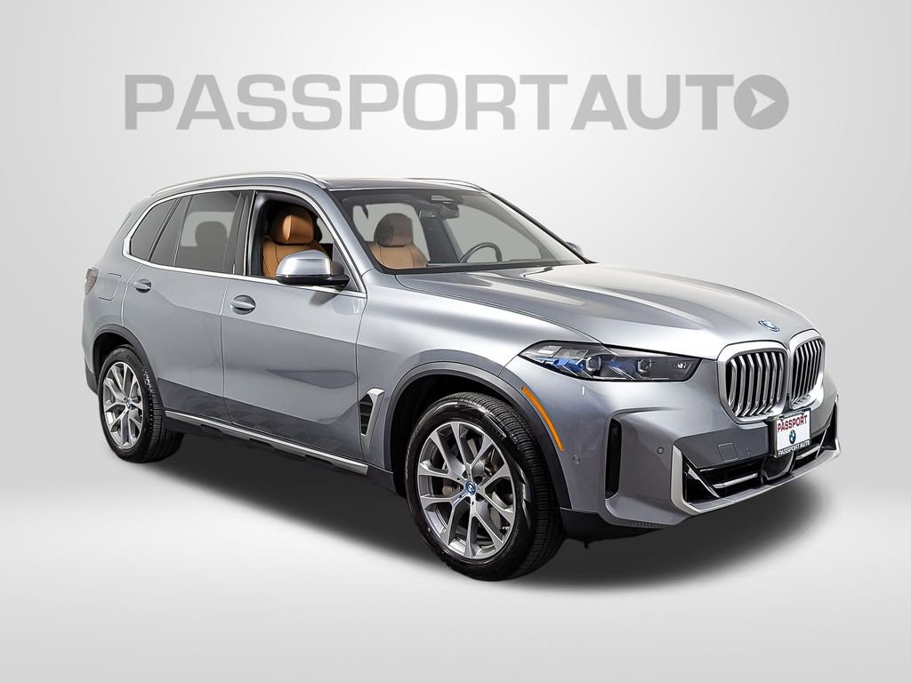 Used 2025 BMW X5 xDrive50e w/ Premium Package image 8