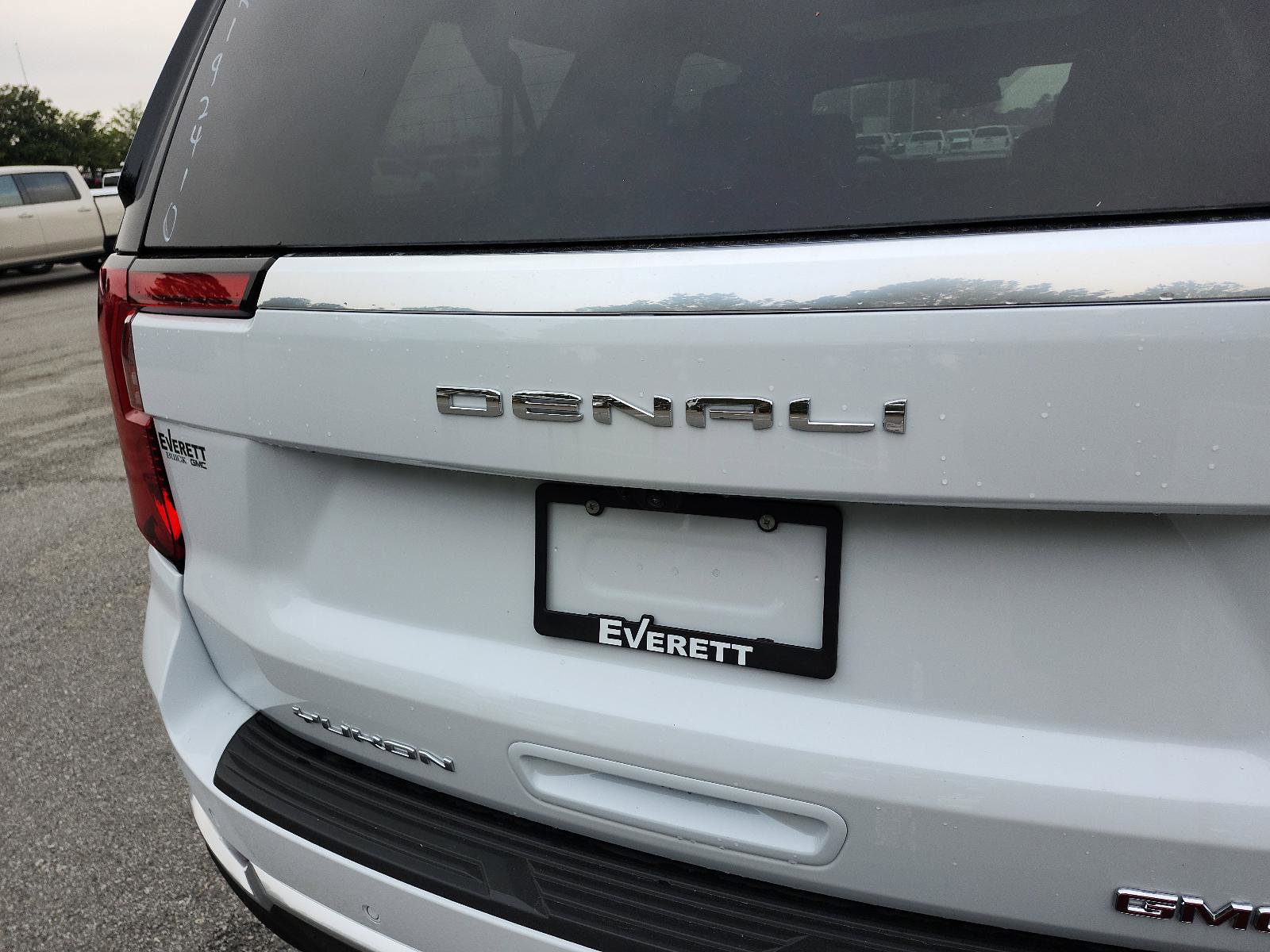 New 2026 GMC Yukon XL Denali w/ Sun & Power Step Package image 4