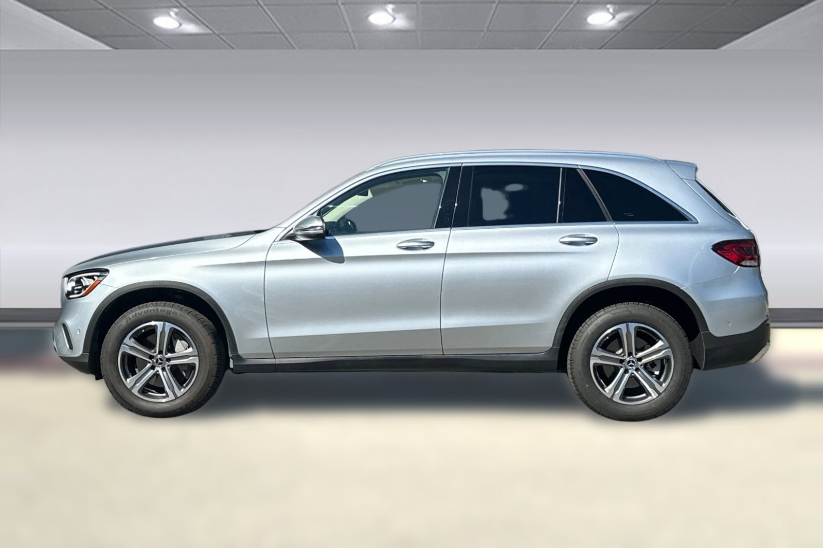 Used 2022 Mercedes-Benz GLC 300 4MATIC image 2