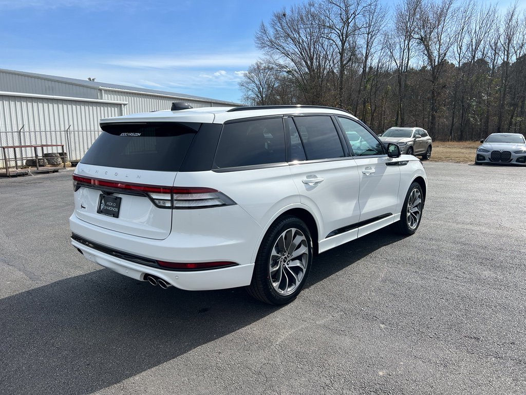 New 2026 Lincoln Aviator 2WD w/ Jet Appearance Package image 6