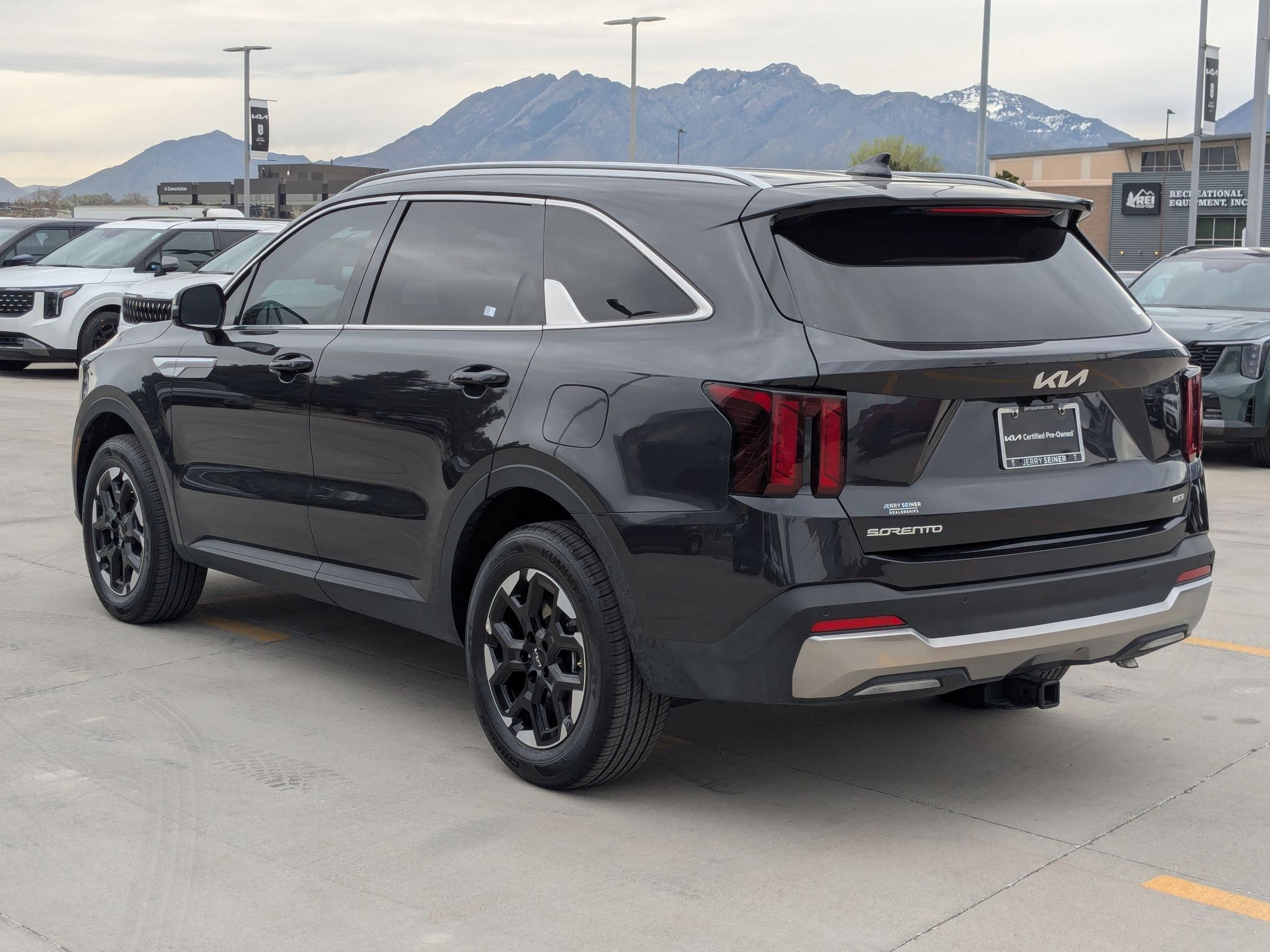 Certified 2025 Kia Sorento S image 3