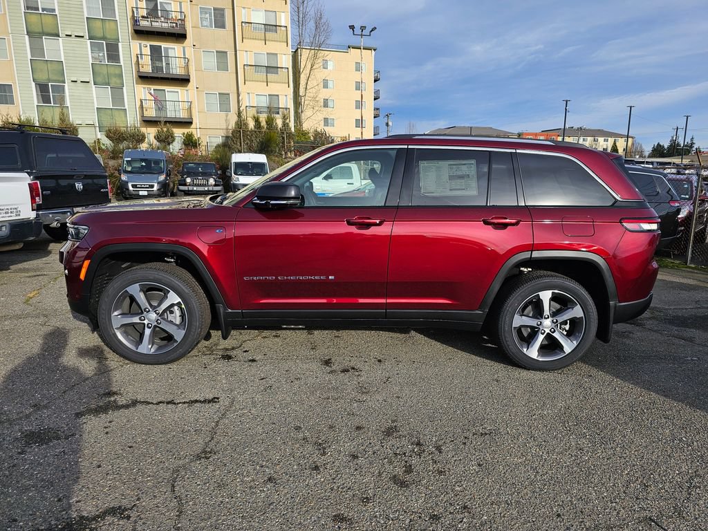 New 2024 Jeep Grand Cherokee Limited 4xe w/ Luxury Tech Group II AWD/4WD image 5