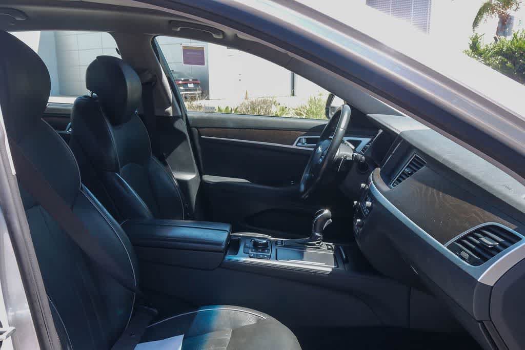 Used 2015 Hyundai Genesis 3.8 w/ Option Group 03 AWD/4WD image 17