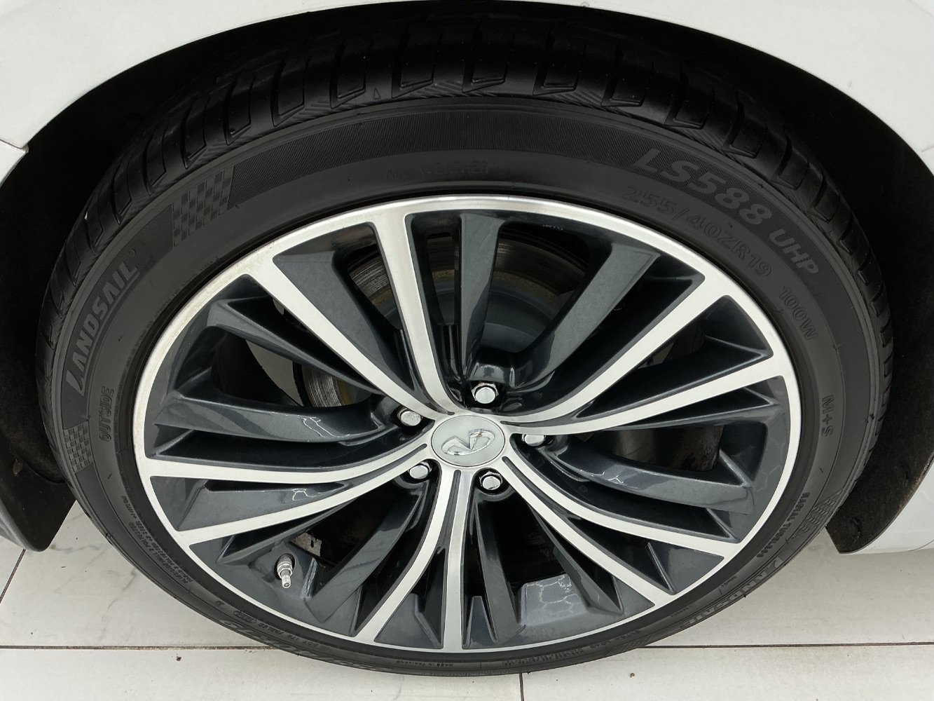 Used 2017 INFINITI Q60 3.0t w/ Premium Plus Package 3.0T AWD/4WD image 44