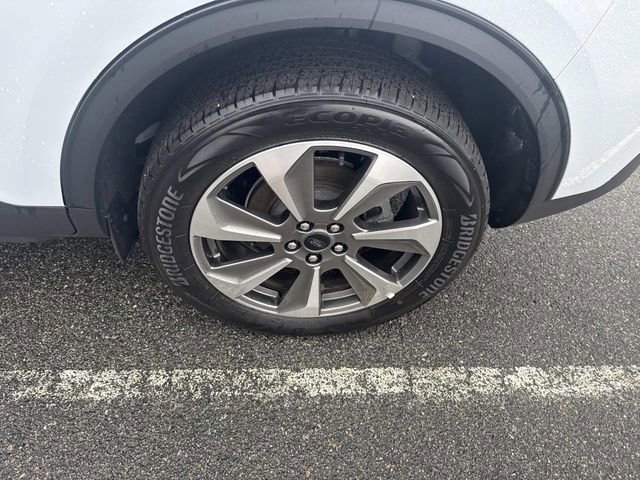 Used 2025 Ford Escape Platinum AWD/4WD image 14