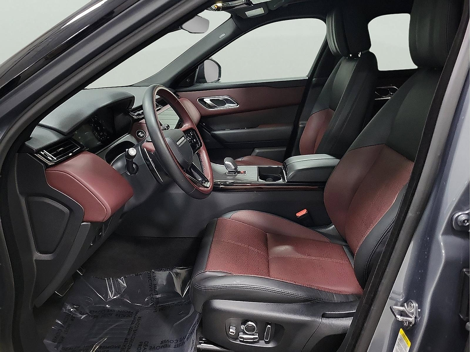 Used 2024 Land Rover Range Rover Velar Dynamic HSE image 13