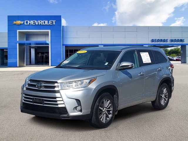 Used 2018 Toyota Highlander XLE image 2