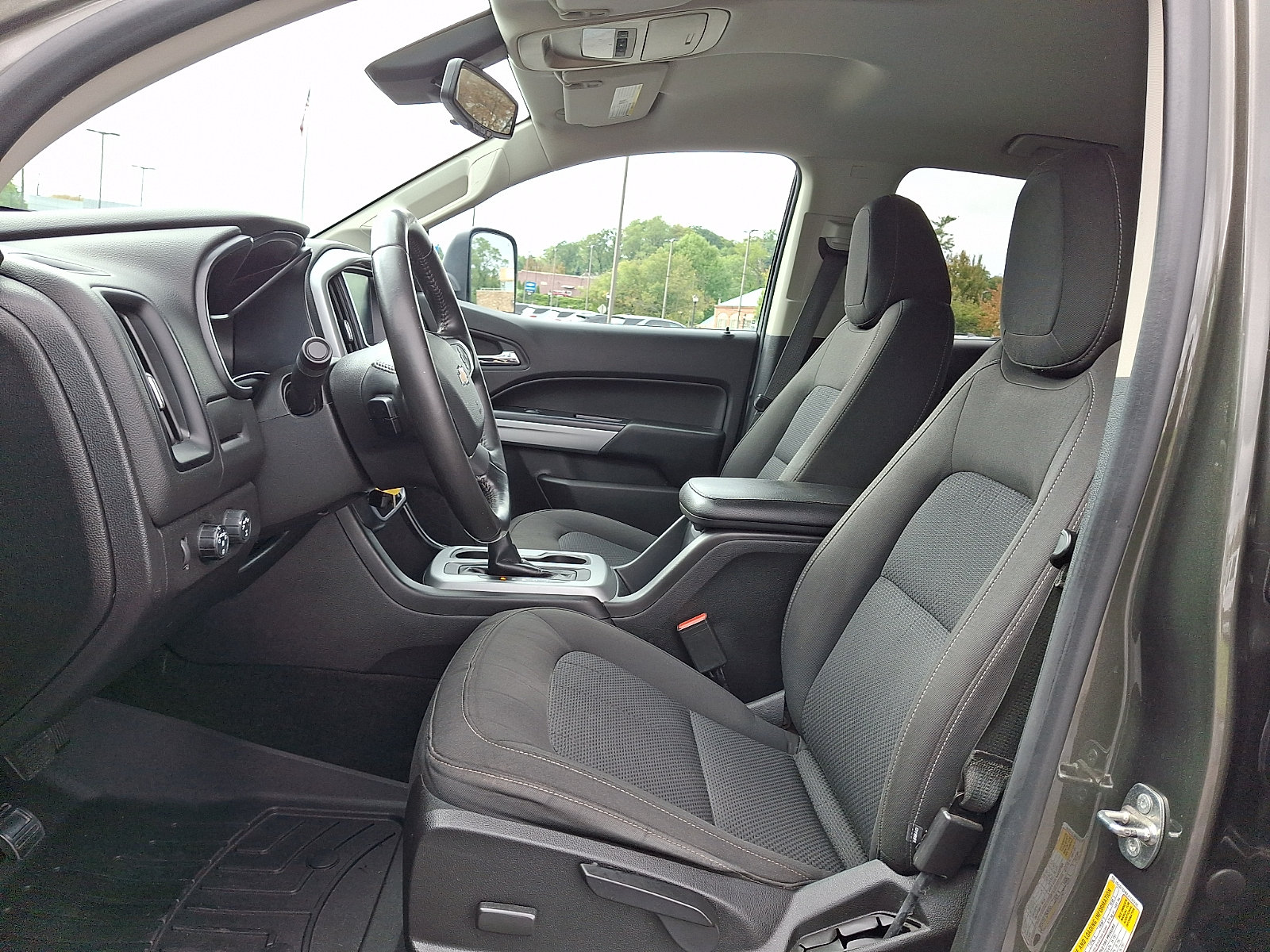 Used 2018 Chevrolet Colorado LT w/ LT Convenience Package AWD/4WD image 14
