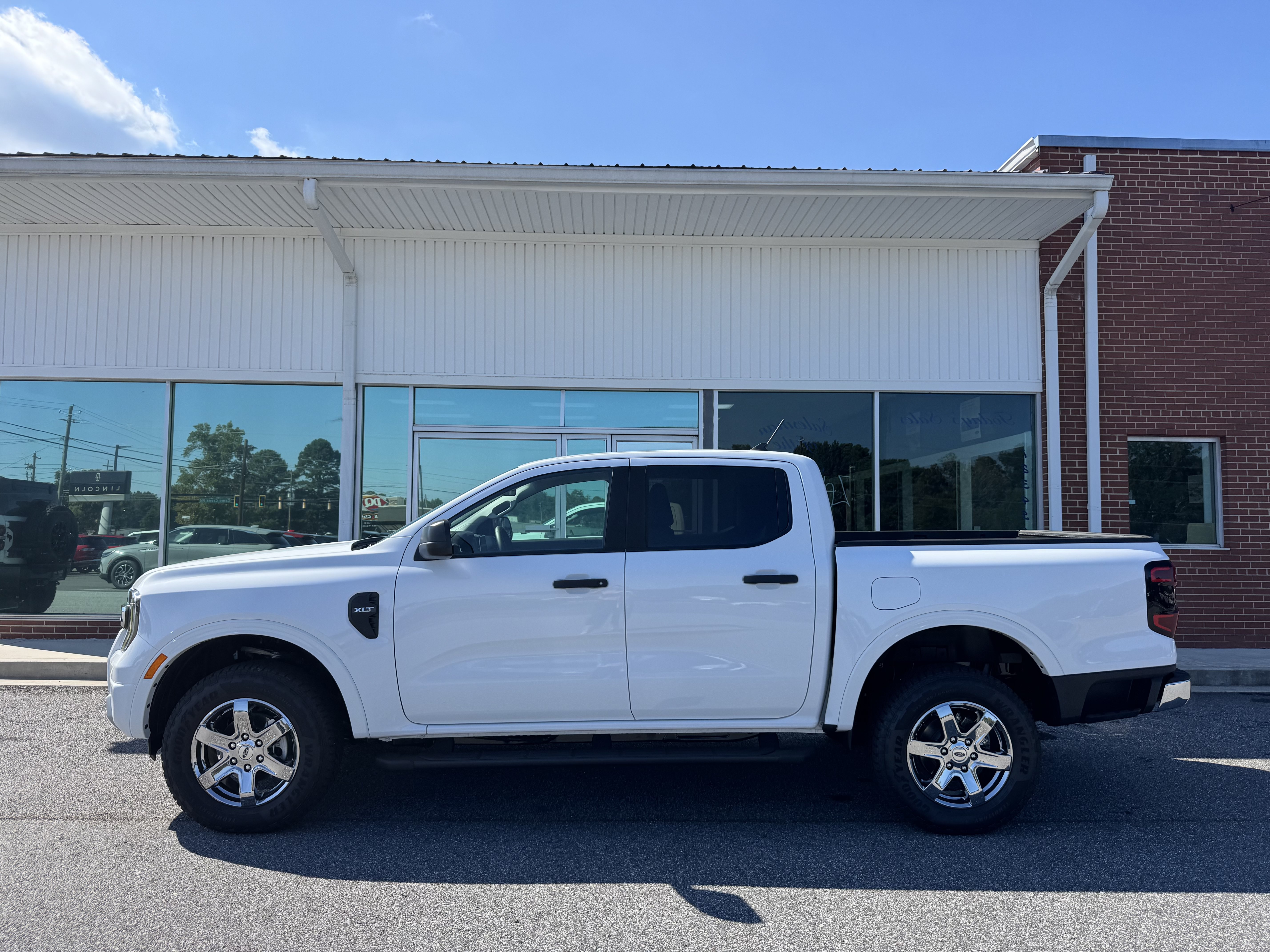 Used 2025 Ford Ranger XLT w/ Equipment Group 301A High RWD image 1