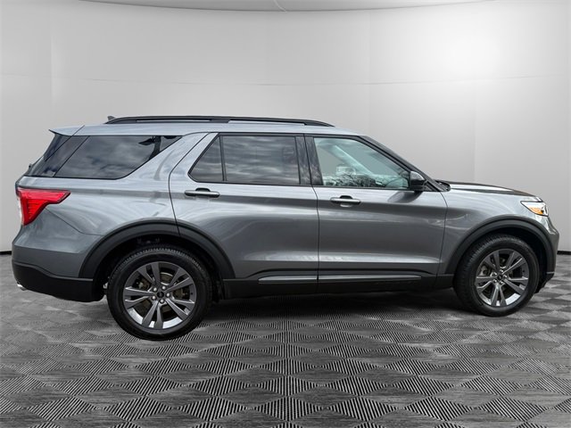 Used 2023 Ford Explorer XLT w/ Equipment Group 202A image 6