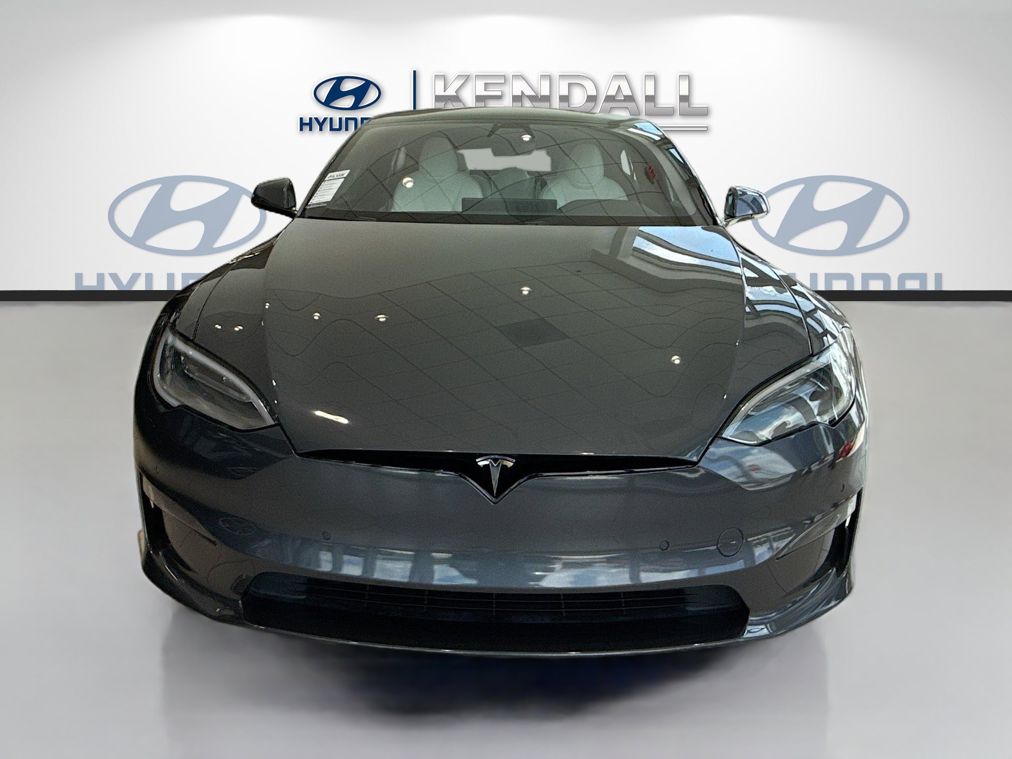 Used 2022 Tesla Model S Plaid image 2