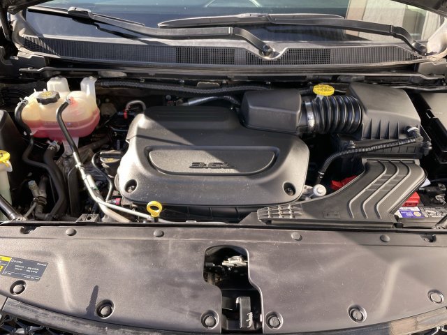 Used 2024 Chrysler Pacifica Touring-L FWD image 27