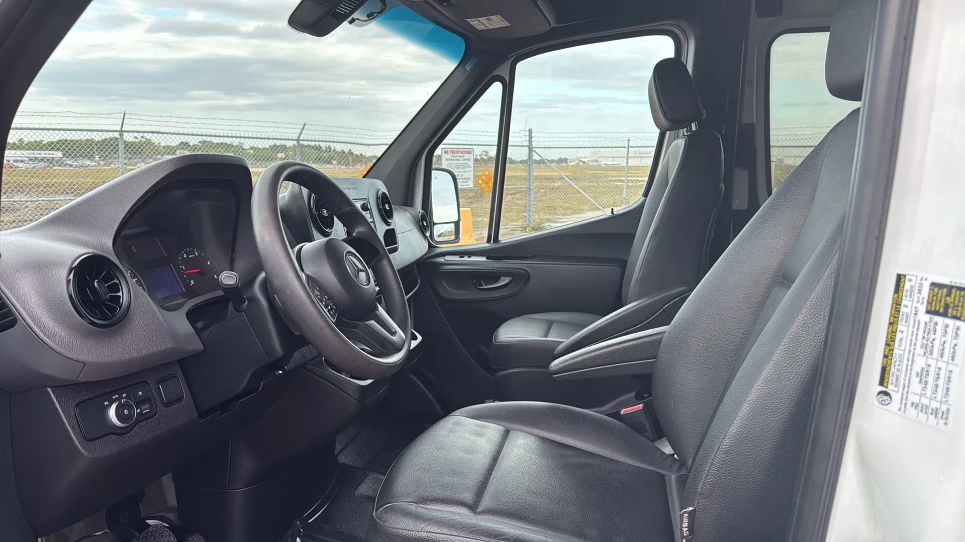 Used 2022 Mercedes-Benz Sprinter 2500 image 11