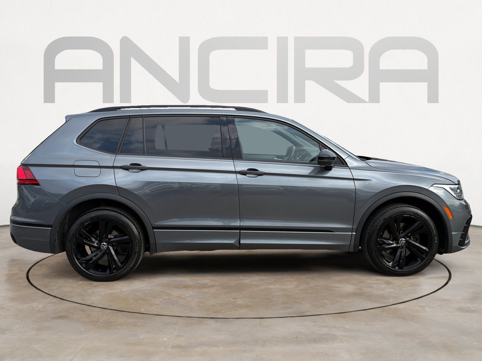 Used 2023 Volkswagen Tiguan SE R-Line FWD image 12